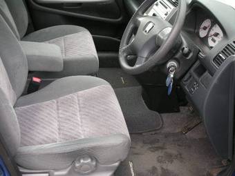 2004 Honda Stream Pictures