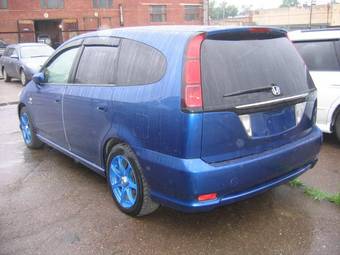 2004 Honda Stream Photos