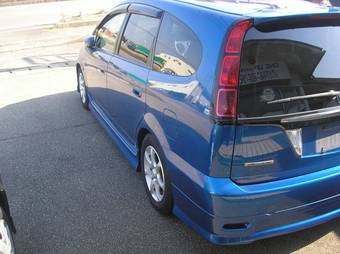 2004 Honda Stream Images