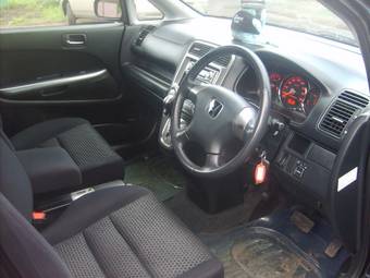 2004 Honda Stream Photos