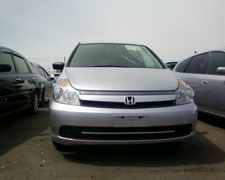 2004 Honda Stream Photos