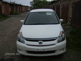 2004 Honda Stream Photos