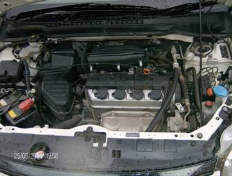 2004 Honda Stream Images