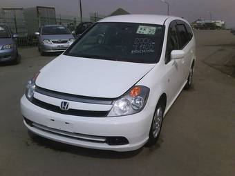 2004 Honda Stream Pictures