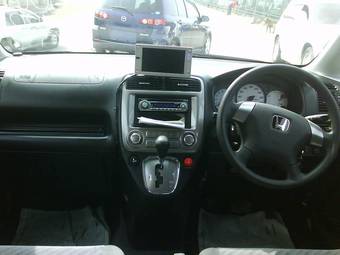 2004 Honda Stream Photos