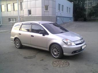 2004 Honda Stream Pictures