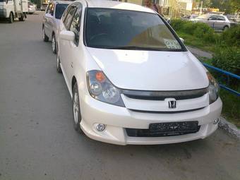 2004 Honda Stream Photos