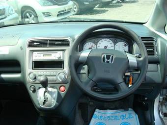 2004 Honda Stream Pictures