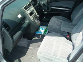 2004 Honda Stream Pictures