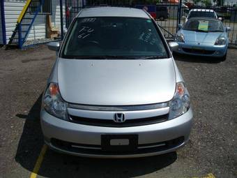 2004 Honda Stream Pictures