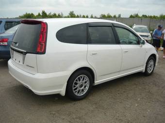 2004 Honda Stream Photos