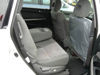 2004 Honda Stream Pictures