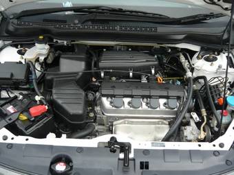 2004 Honda Stream Pics