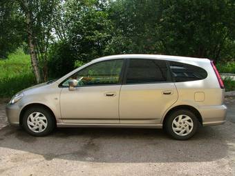 2004 Honda Stream Pictures