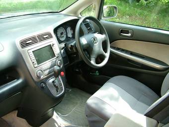 2004 Honda Stream Images