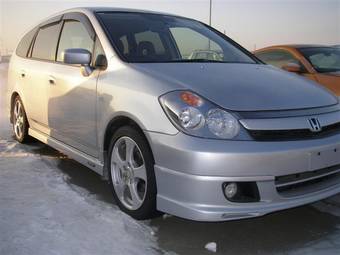 2004 Honda Stream Photos