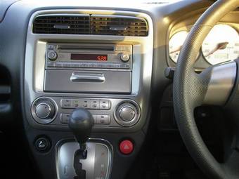 2004 Honda Stream Wallpapers
