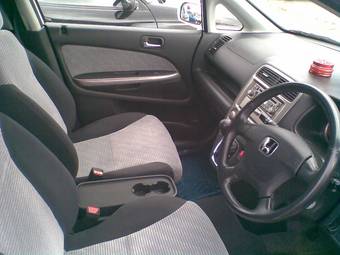 2004 Honda Stream Wallpapers