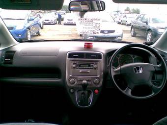2004 Honda Stream Images