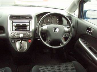 2004 Honda Stream Photos