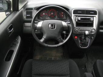 2004 Honda Stream Photos