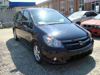 2004 Honda Stream Photos