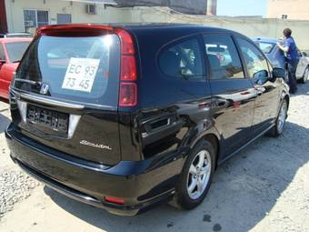 2004 Honda Stream Photos