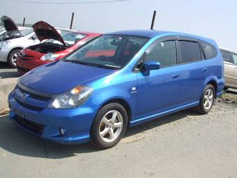 2004 Honda Stream Photos