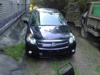 2004 Honda Stream Photos