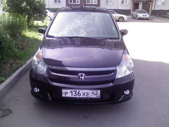 2004 Honda Stream Photos