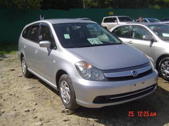 2004 Honda Stream Pictures