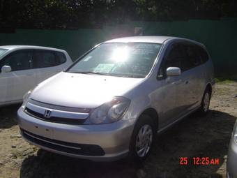 2004 Honda Stream Photos