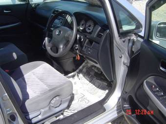 2004 Honda Stream Images