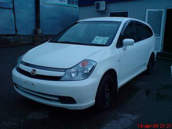 2004 Honda Stream Photos