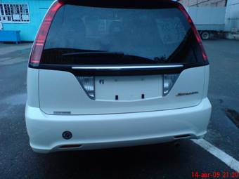 2004 Honda Stream Photos