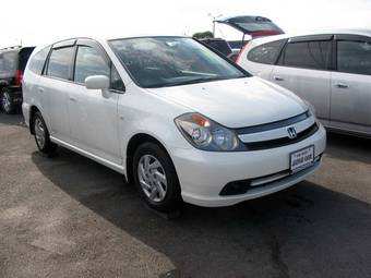 2004 Honda Stream Images
