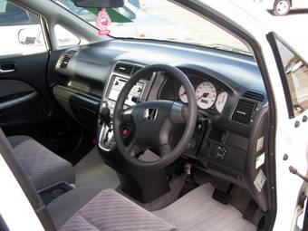 2004 Honda Stream Pictures