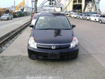 2004 Honda Stream Photos