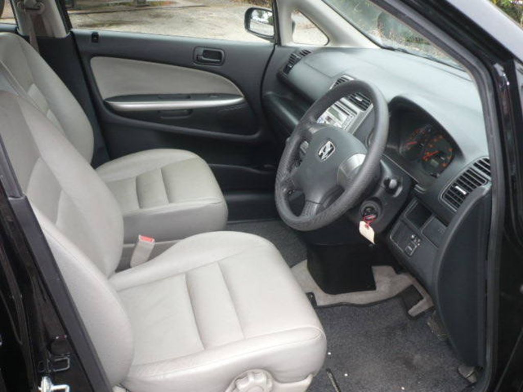 2005 Honda Stream