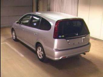 2005 Honda Stream Photos