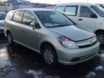 2005 Honda Stream Photos