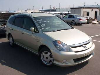 2005 Honda Stream Pictures