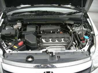 2005 Honda Stream Pictures