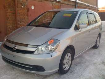 2005 Honda Stream Photos