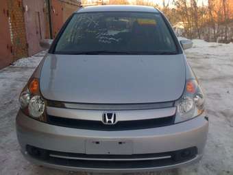 2005 Honda Stream Photos