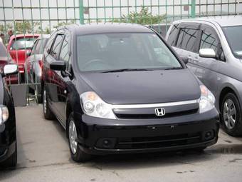 2005 Honda Stream Photos