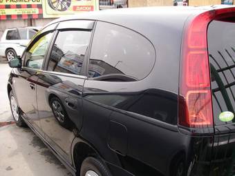 2005 Honda Stream Images