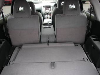 2005 Honda Stream Pictures