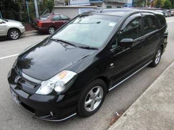 2005 Honda Stream Images