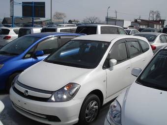 2005 Honda Stream Photos